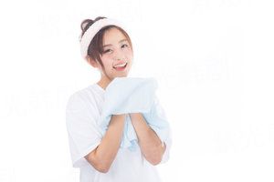 轻歌璃璃